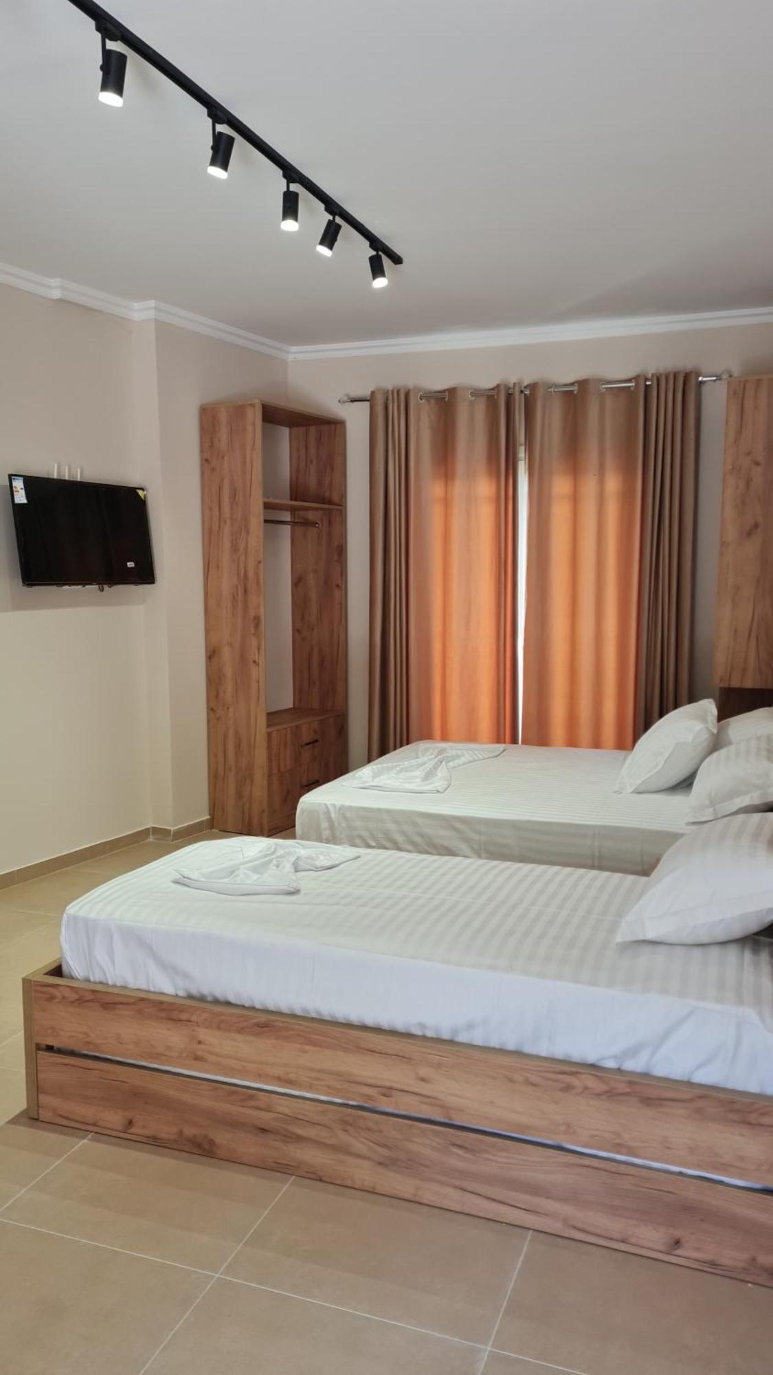 Sol Apartments Gjiri Lalzit Durres Bagian luar foto