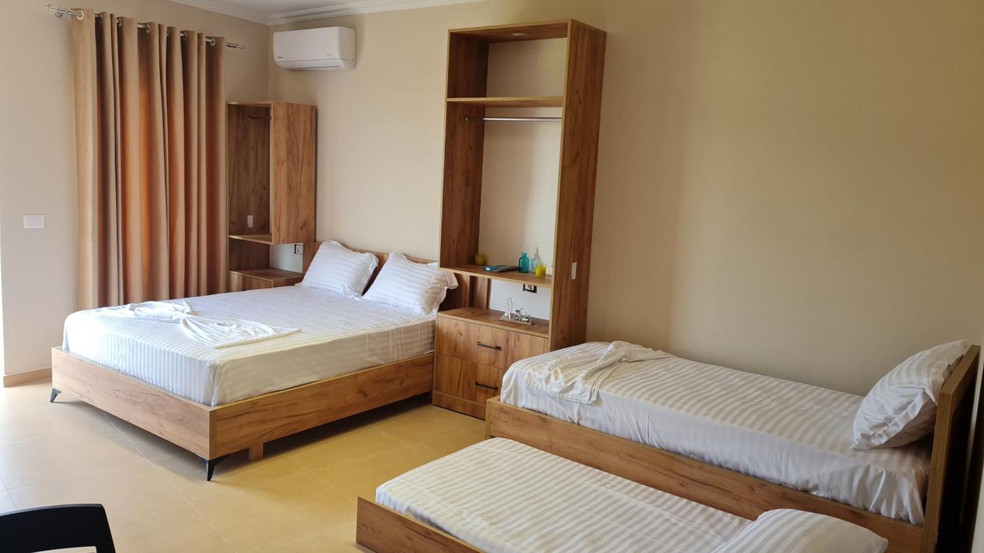 Sol Apartments Gjiri Lalzit Durres Bagian luar foto