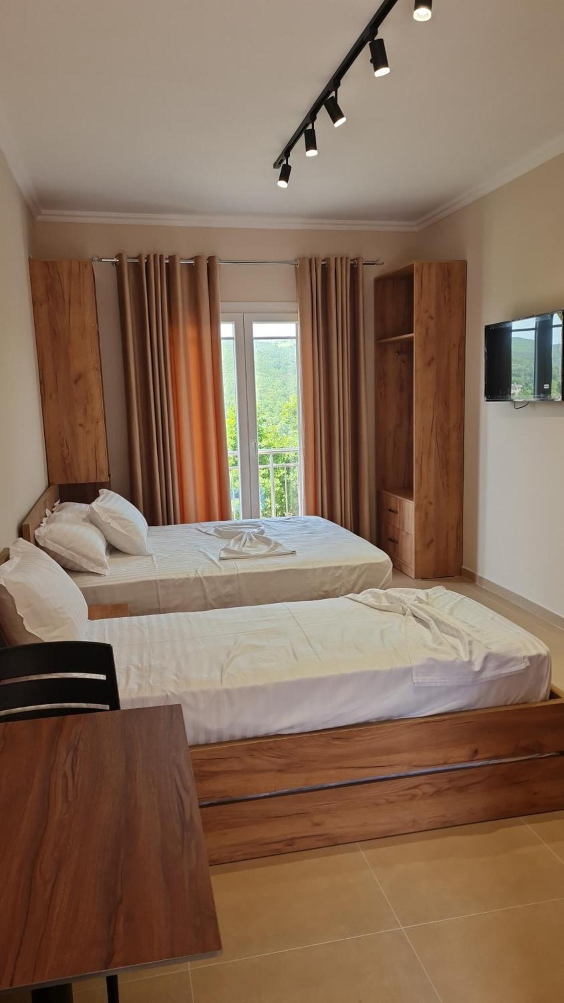Sol Apartments Gjiri Lalzit Durres Bagian luar foto