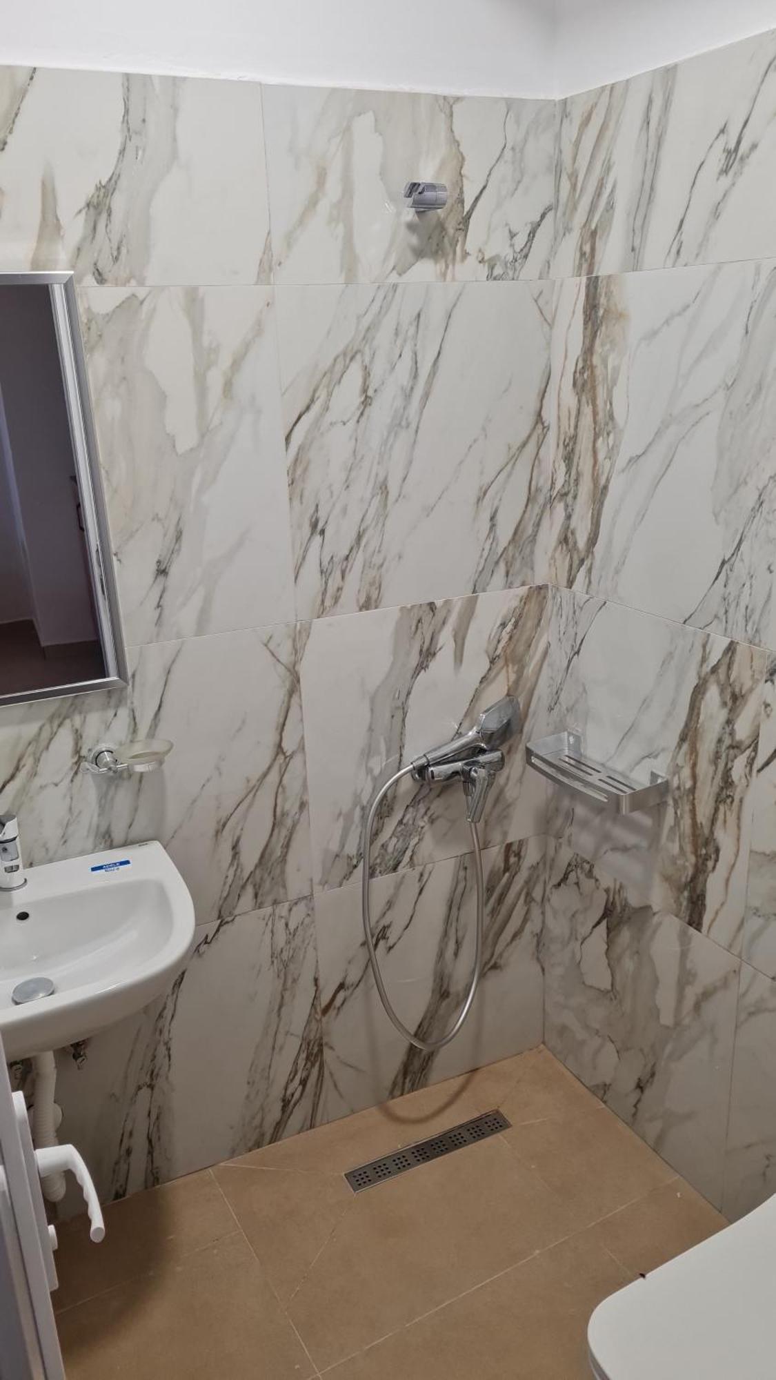 Sol Apartments Gjiri Lalzit Durres Bagian luar foto