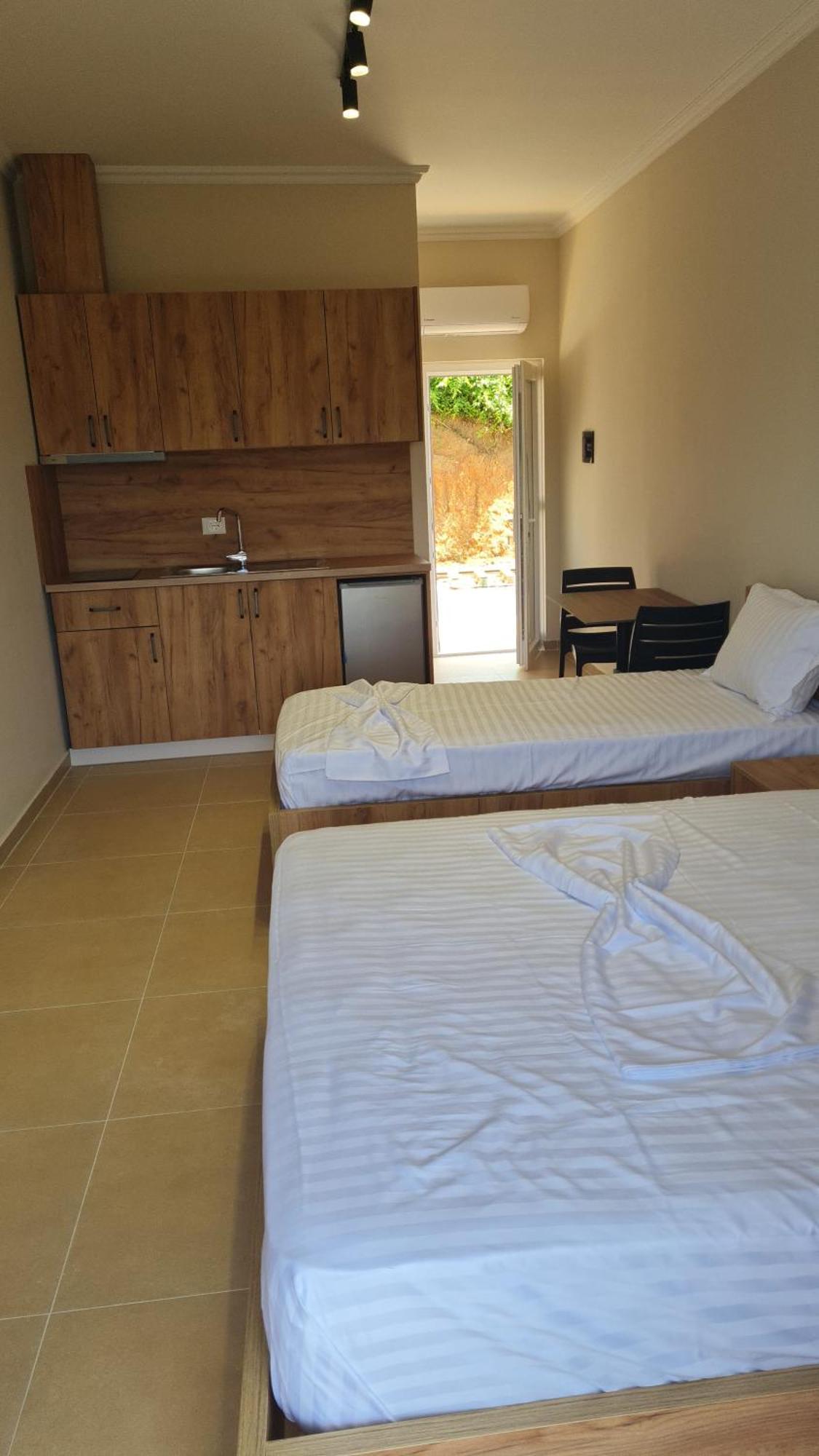 Sol Apartments Gjiri Lalzit Durres Bagian luar foto