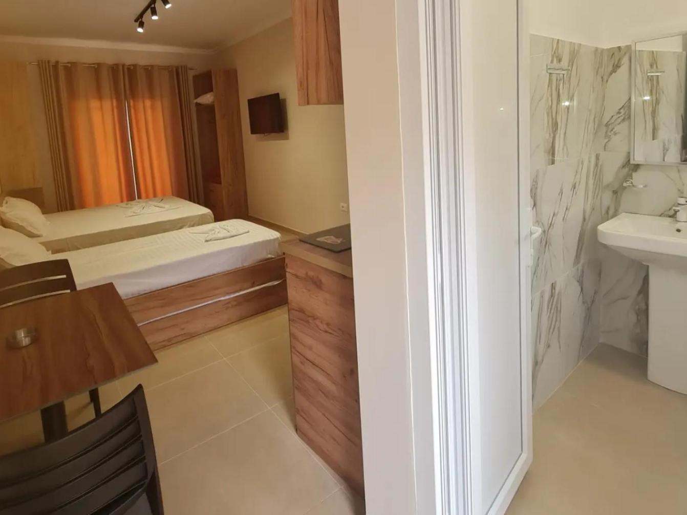 Sol Apartments Gjiri Lalzit Durres Bagian luar foto