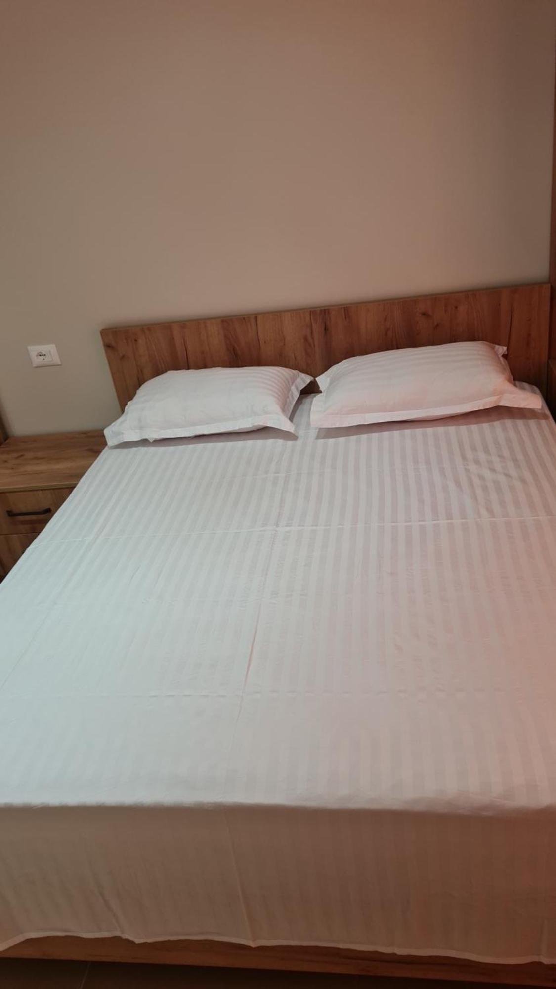 Sol Apartments Gjiri Lalzit Durres Bagian luar foto